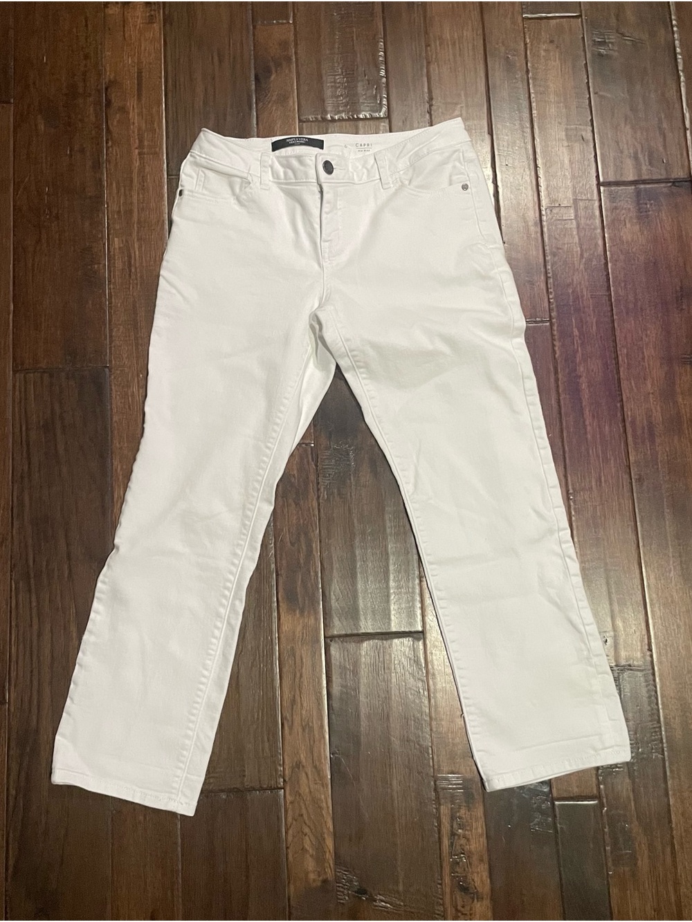 Vera Wang Women's White Capri Jeans